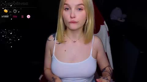 Snapshot of cute_summer_breathe chatting on October 6, 9:52 pm Sue online show from October 6, 9:52 pm