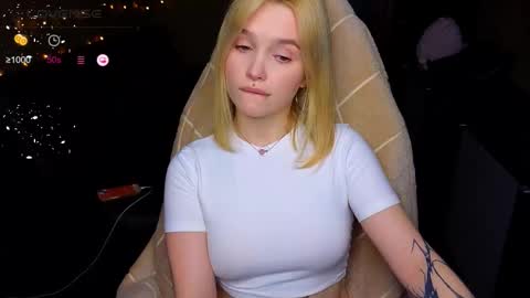 Snapshot of cute_summer_breathe chatting on October 11, 3:26 pm Sue online show from October 11, 3:26 pm