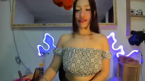 cute_zoe1 online show from February 22, 11:54 pm