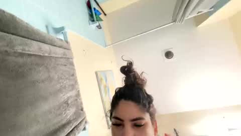 loveolots online show from February 6, 2:31 pm