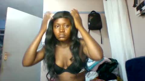 cutezola online show from December 3, 2:58 am