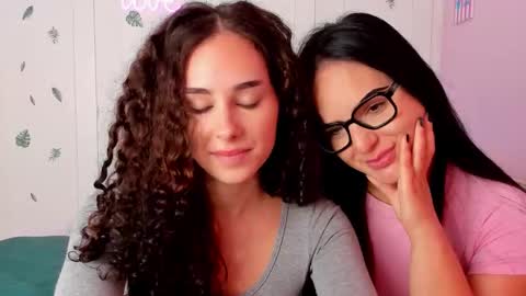 Nicole and Hanna online show from February 19, 8:58 am