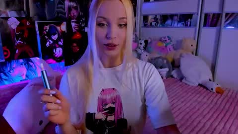 Nora online show from March 25, 9:28 pm