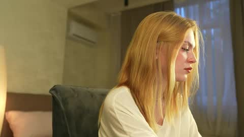 EMILY online show from September 27, 2:57 pm