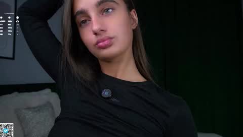 Isabella online show from February 2, 1:15 am