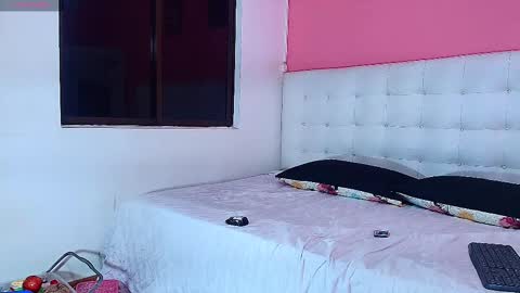 Snapshot of daddyissuesss_ chatting on February 20, 7:52 pm JAZMIN online show from February 20, 7:52 pm