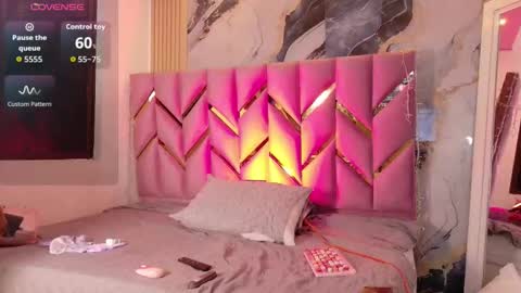 Snapshot of daddyissuesss_ chatting on October 20, 7:39 pm JAZMIN online show from October 20, 7:39 pm