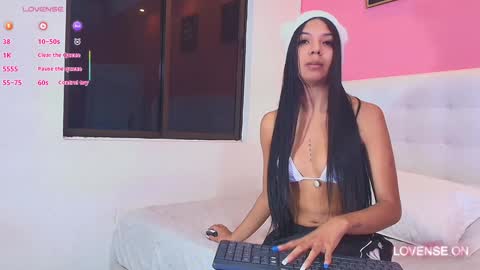 Snapshot of daddyissuesss_ chatting on February 7, 7:49 pm JAZMIN online show from February 7, 7:49 pm
