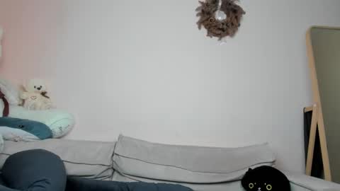 daenery_ online show from January 17, 1:36 am