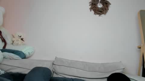 daenery_ online show from January 9, 1:50 am