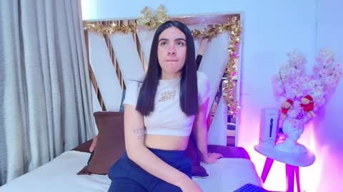 dafne_quenn online show from December 17, 1:26 pm