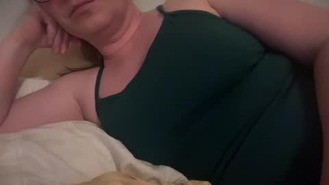 Snapshot of dairystation chatting on February 21, 2:28 am Mx Mommy Moo online show from February 21, 2:28 am