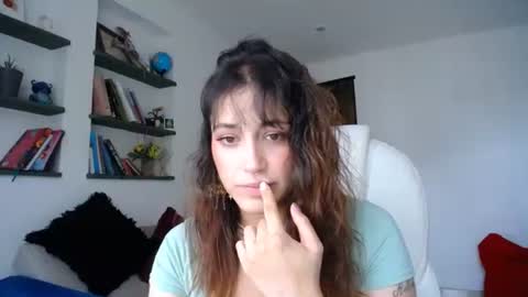 IG  dakotasofiaa online show from June 8, 8:52 pm
