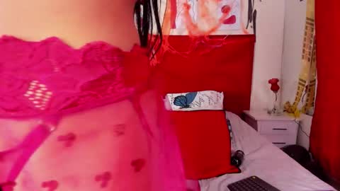 dakotaholand online show from October 31, 12:45 am