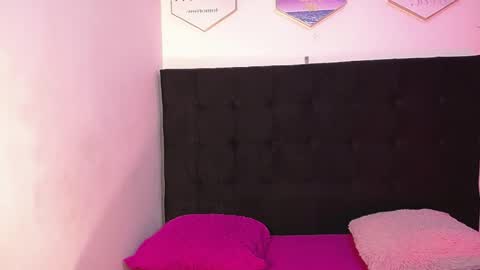 Daakota  online show from March 19, 12:20 pm