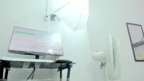  Ren  online show from October 23, 12:49 am