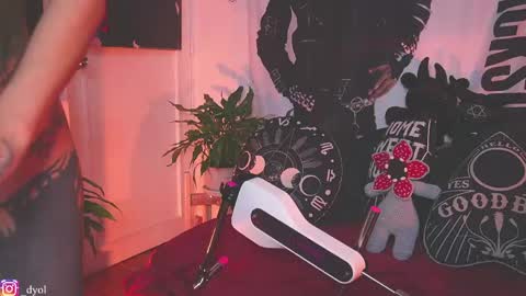 dalia_vorhees online show from April 14, 1:27 am