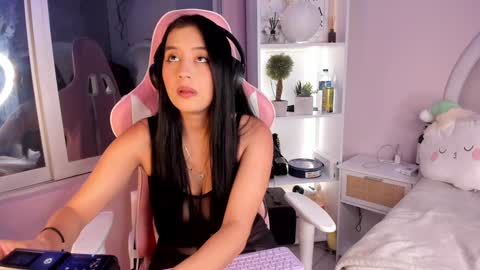 Snapshot of daliajohnson_ chatting on February 1, 11:06 pm leila williams online show from February 1, 11:06 pm