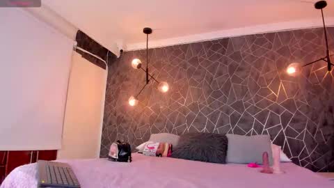    online show from November 1, 12:15 am