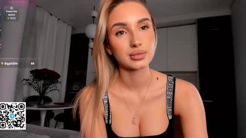 Bella online show from March 17, 8:57 pm