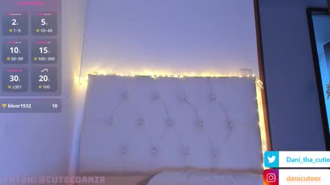 Snapshot of danicutexxx chatting on October 26, 5:47 am Dani online show from October 26, 5:47 am