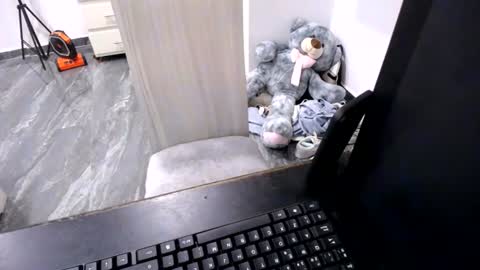 danielaa_foxx online show from June 18, 2:44 pm