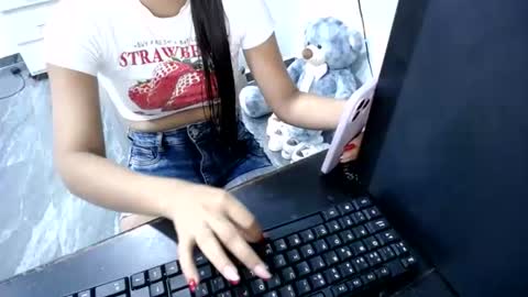 danielaa_foxx online show from July 14, 6:45 pm