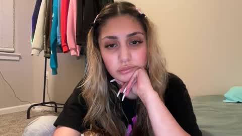 daniellarae1 online show from May 10, 5:31 am