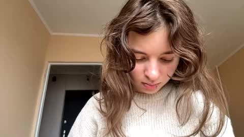 Mia online show from November 3, 7:23 am