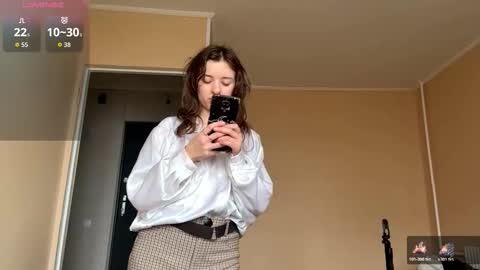 Mia online show from November 27, 7:33 am