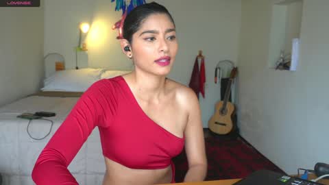 danalle .. online show from January 12, 7:53 pm