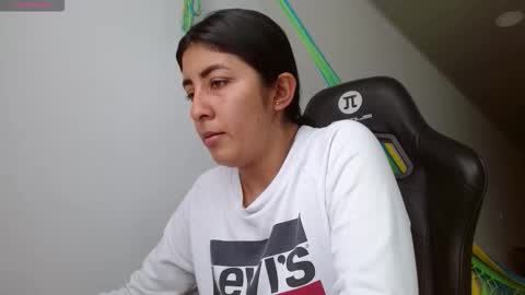 Snapshot of danna_peterson chatting on October 28, 6:13 pm Danna online show from October 28, 6:13 pm