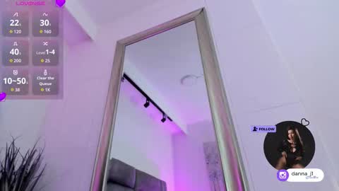 Danna online show from March 5, 8:59 pm