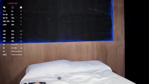 dannymontiel_ online show from October 20, 10:57 pm
