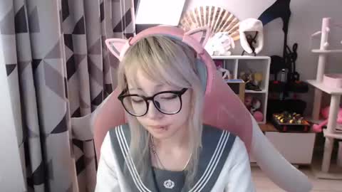 danyelleeyermann online show from July 6, 1:05 pm