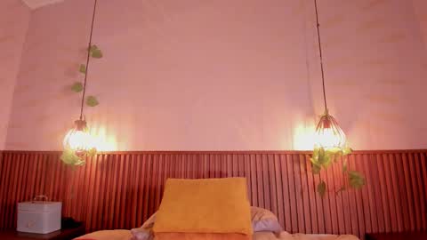 Daphne online show from February 25, 7:29 am