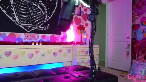 Daphne Madison online show from February 19, 9:25 pm