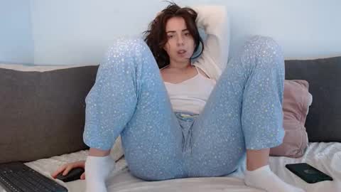 Snapshot of dara6761 chatting on January 25, 10:40 am Dasha online show from January 25, 10:40 am