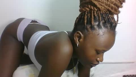 ESTHER online show from February 16, 4:51 pm