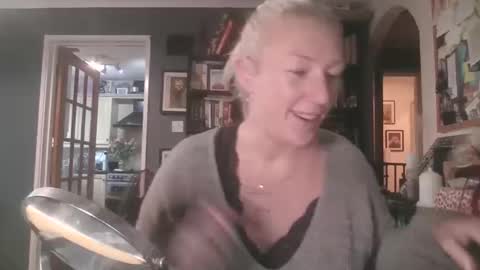 Darcy online show from February 2, 9:08 am