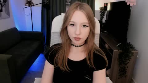 Daria Tate online show from April 5, 9:30 am