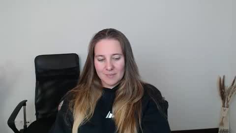 Anna online show from October 31, 2:54 pm