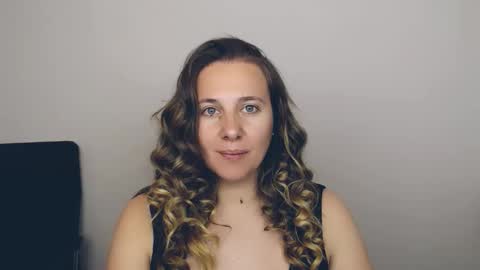 Anna online show from September 24, 3:33 pm