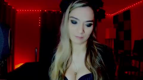 roseredgoddess online show from November 20, 4:35 am