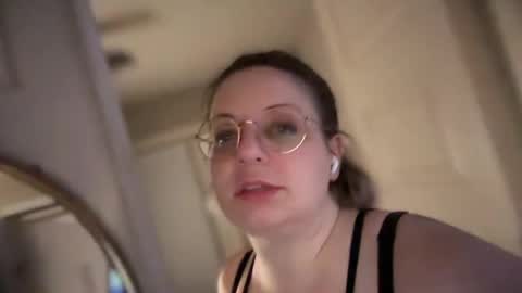 Mommy online show from June 7, 5:14 am