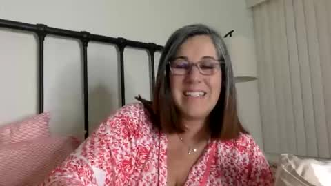 DDMolly online show from April 13, 5:31 am