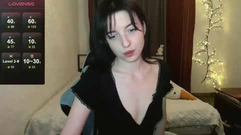 dear_helga online show from October 14, 5:15 pm