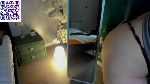 Debbie Mon Tue Fri Sun Sat GMT 3 1000am - 0400pm  online show from October 27, 2:45 pm