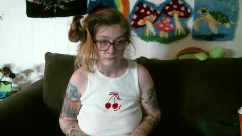 DEBBIE online show from April 3, 6:17 pm