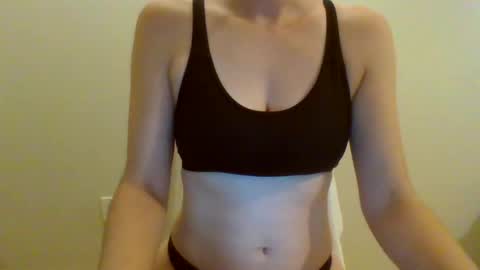 Dee Breeze online show from September 24, 1:04 am